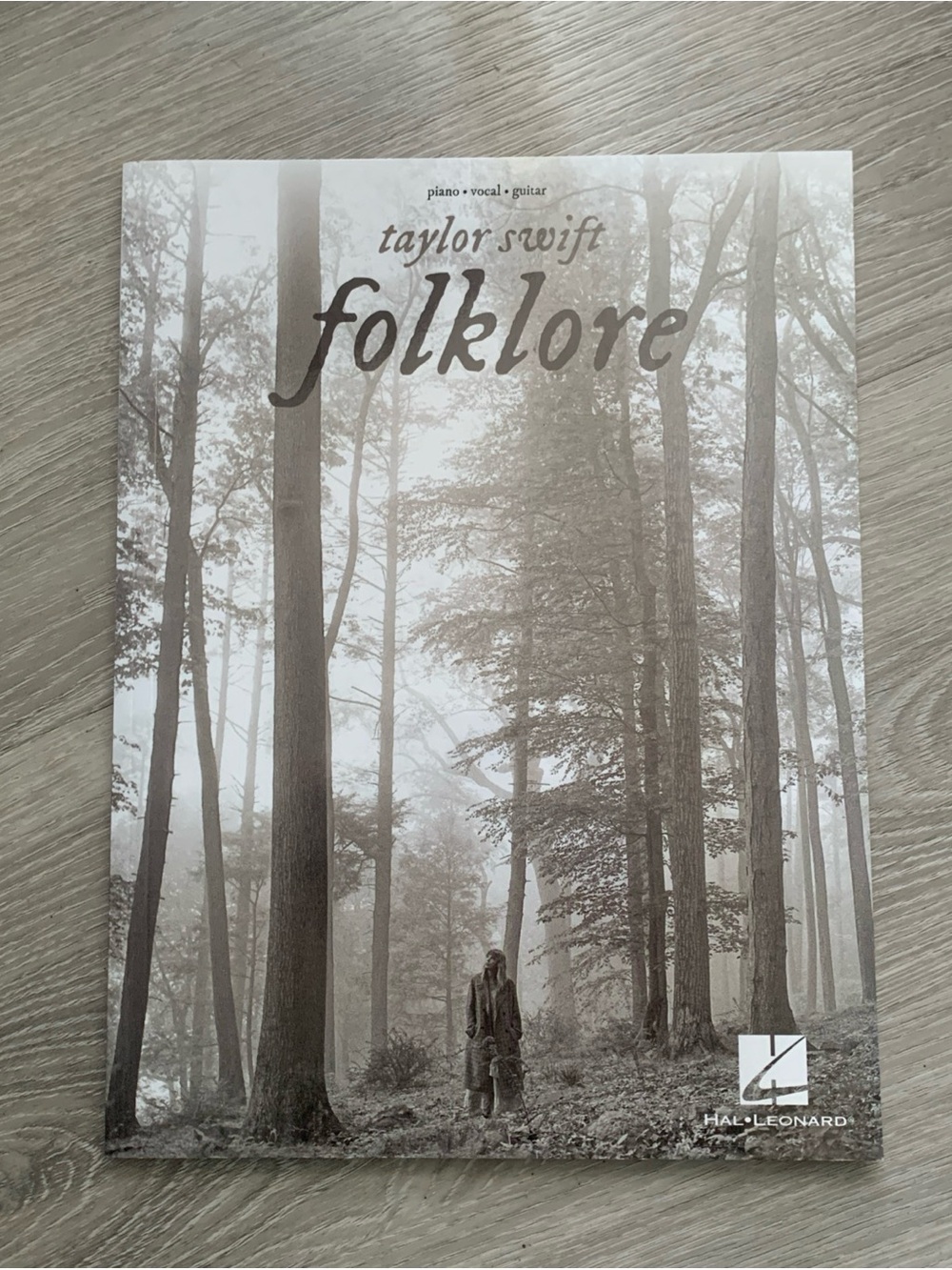 Taylor Swift Folklore Piano, Vocal & Guitar Songbook (Hal Leonard)